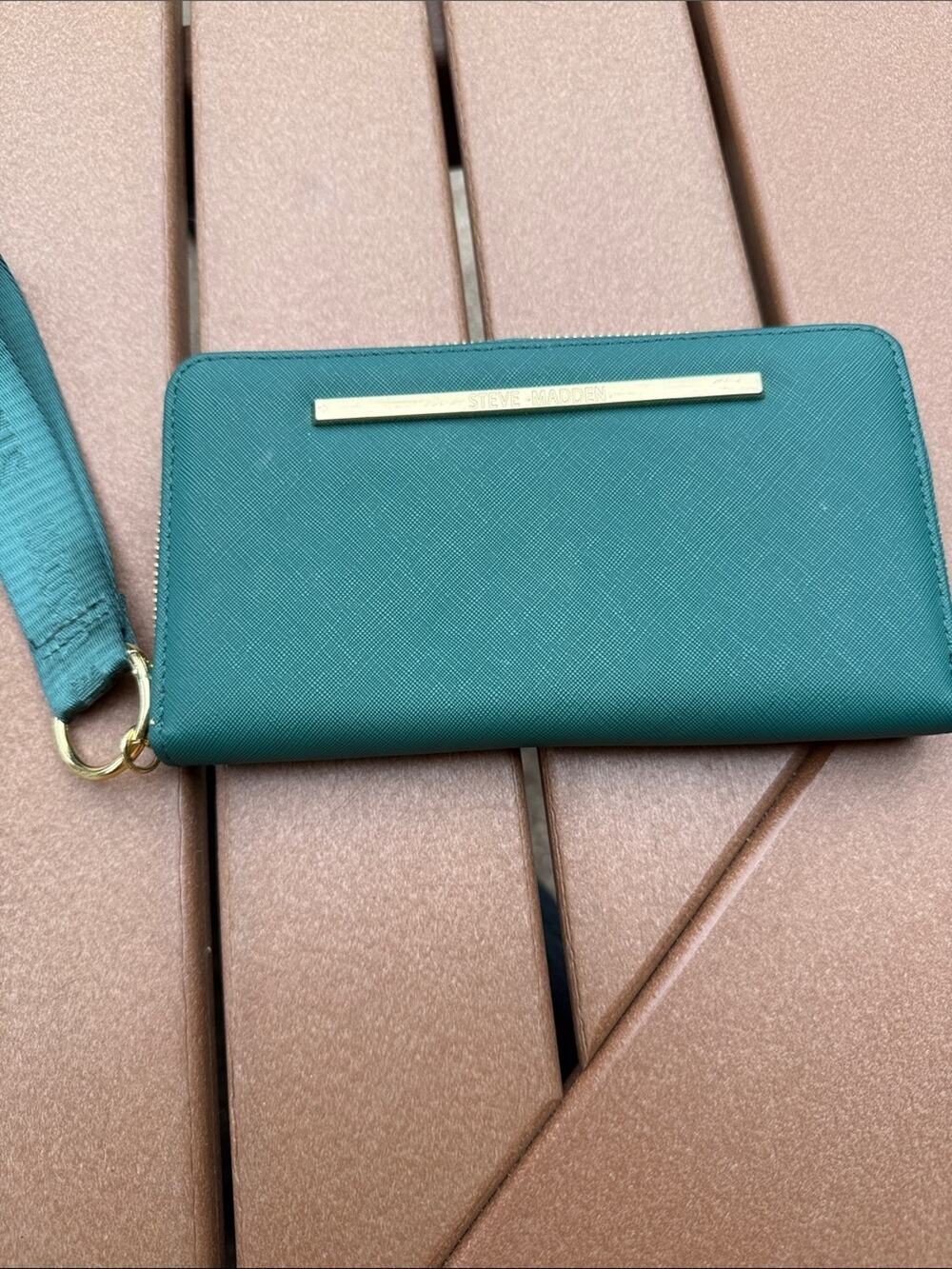 Steve Madden BZIPPY Wristlet Teal